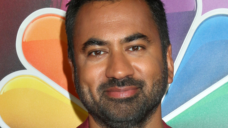 Kal Penn smiling