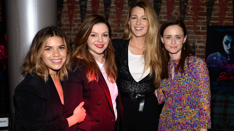 The Sisterhood of the Traveling Pants main cast smiling