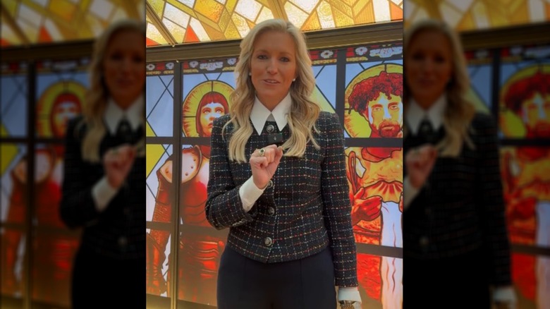 Ainsley Earhardt talking