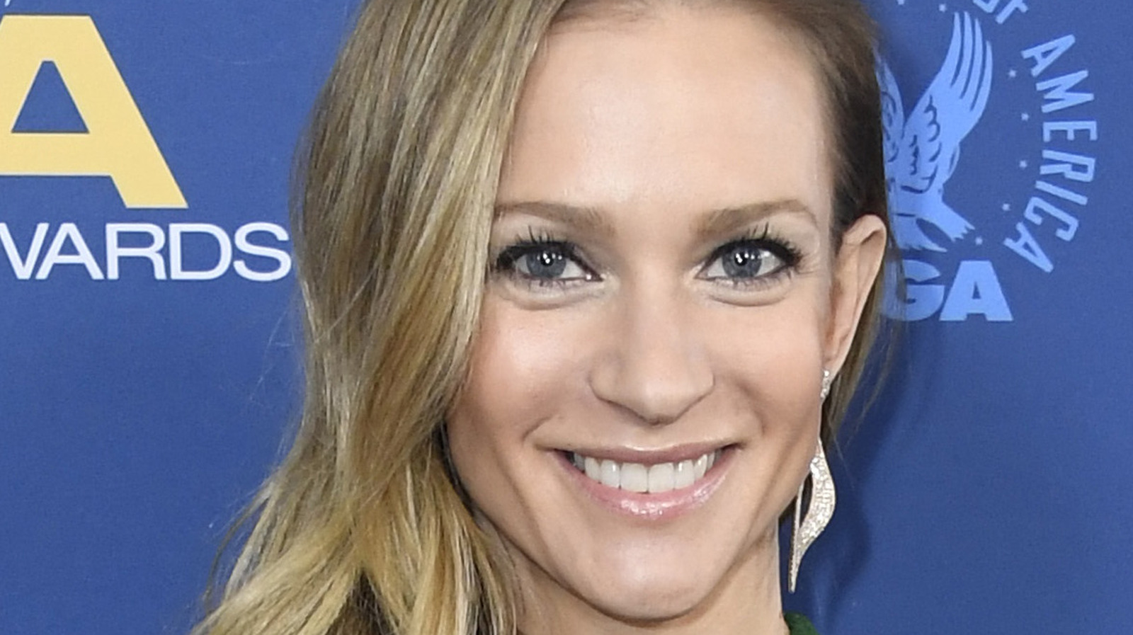 AJ Cook: The Criminal Minds Star Is Worth More Than You Think - AJ Cook's Elegant Frame: How Tall Is The Criminal Minds Star?