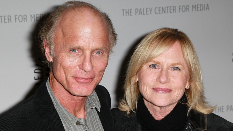 Ed Harris and Amy Madigan on a step-and-repeat together