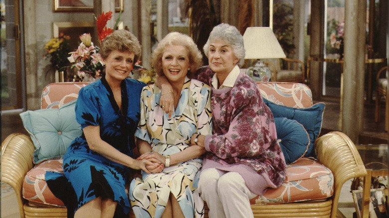 The cast of The Golden Girls on set