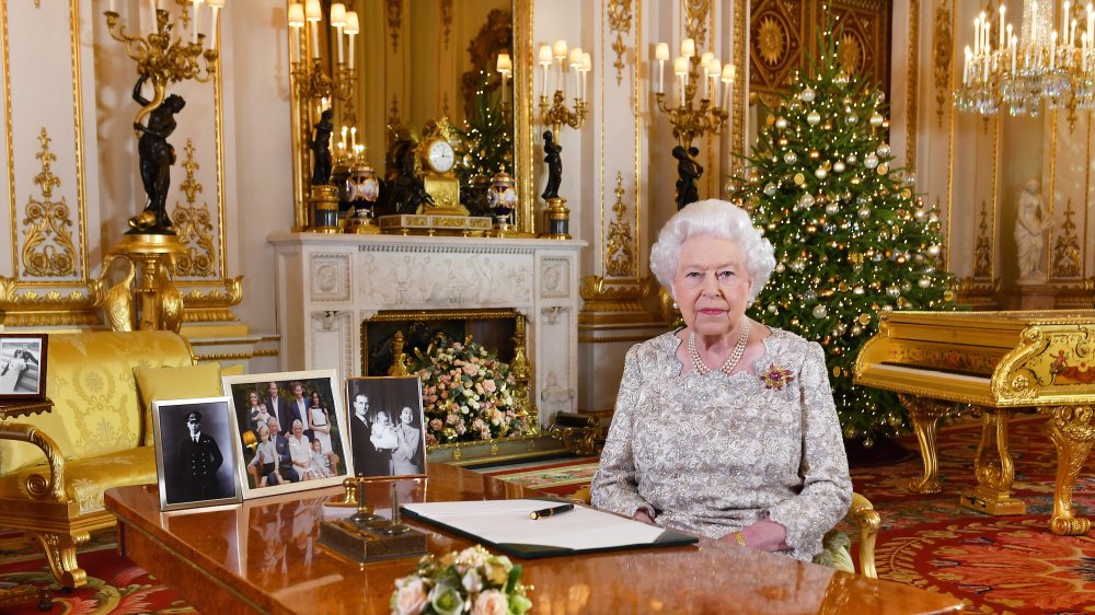 Queen in front of Camera