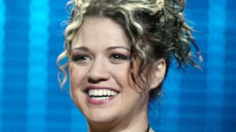 Kelly Clarkson performing, early 2000s