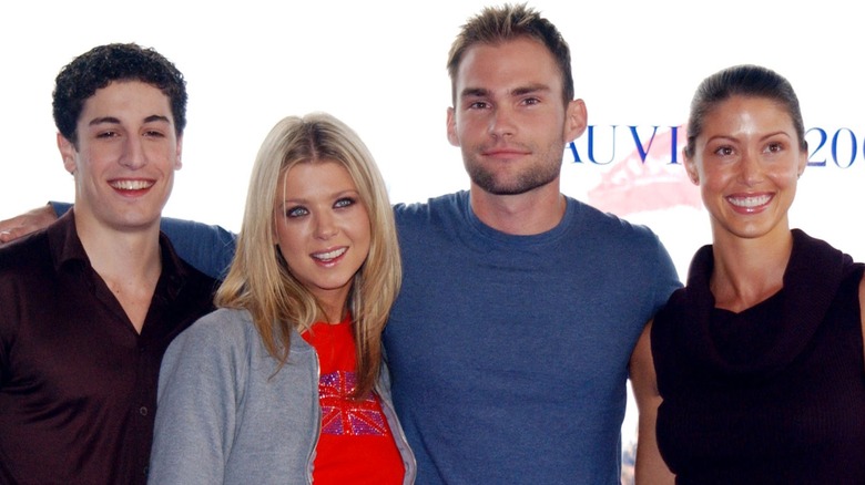 Jason Biggs, Tara Reid, Seann William Scott, and Shannon Elizabeth together in the early 2000s