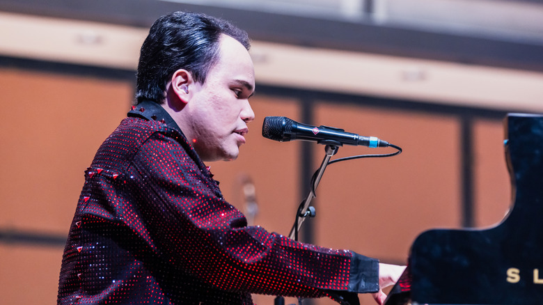 Kodi Lee performing at a piano in 2024.