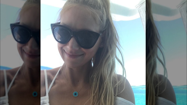 Anna Kournikova smiling