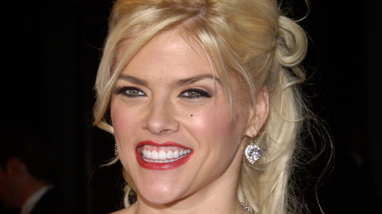 Anna Nicole Smith smiling