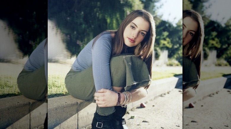Anne Hathaway photoshoot 1999