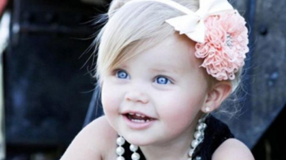 Baby girl wearing a headband