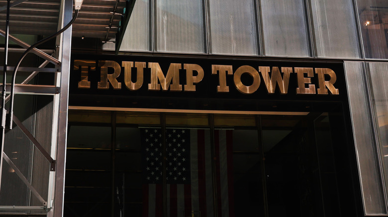 Exterior signage, Trump Tower