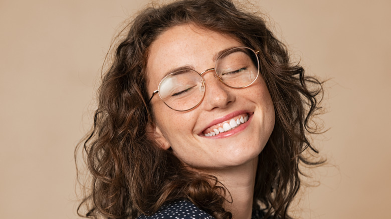 woman with freckles 