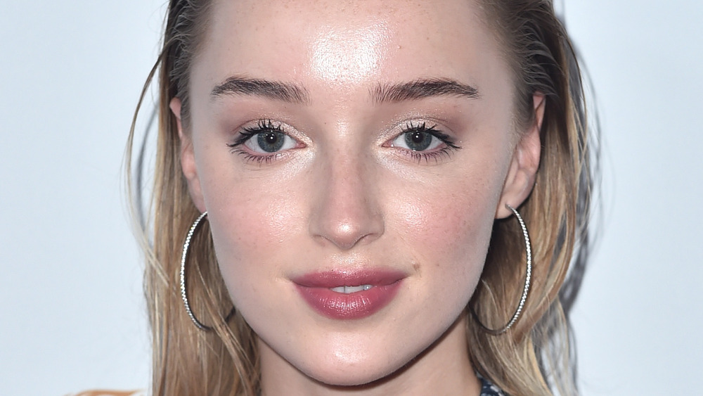 Phoebe Dynevor hoop earrings