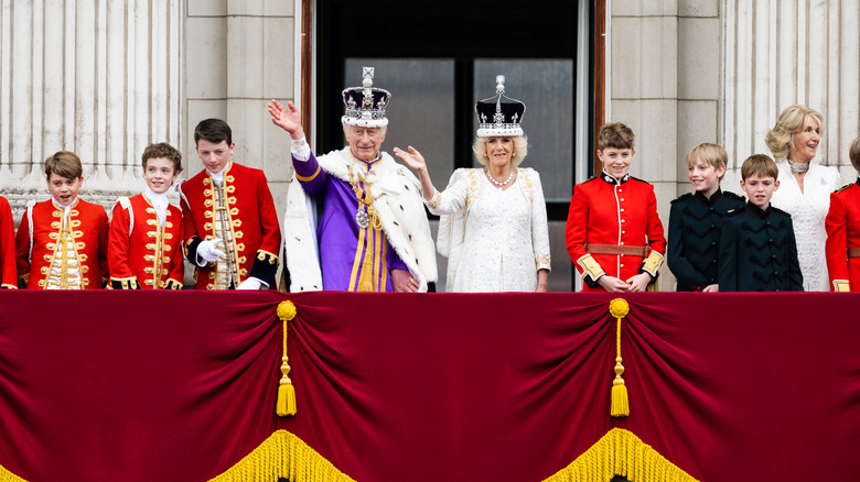 Awkward Royal Balcony Moments That Made Viewers Cringe