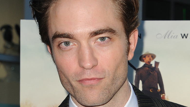 Robert Pattinson smizing 