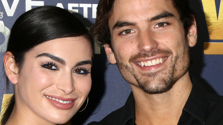  Ashley Iaconetti and Jared Haibon snuggle up on the red carpet 