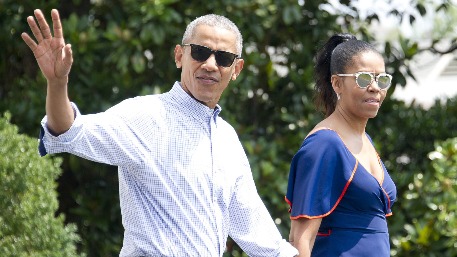 <a href="https://www.thelist.com/1903450/barack-michelle-obama-lavish-life/" target="_blank">Barack & Michelle Obama Live A Wildly Lavish Life</a>