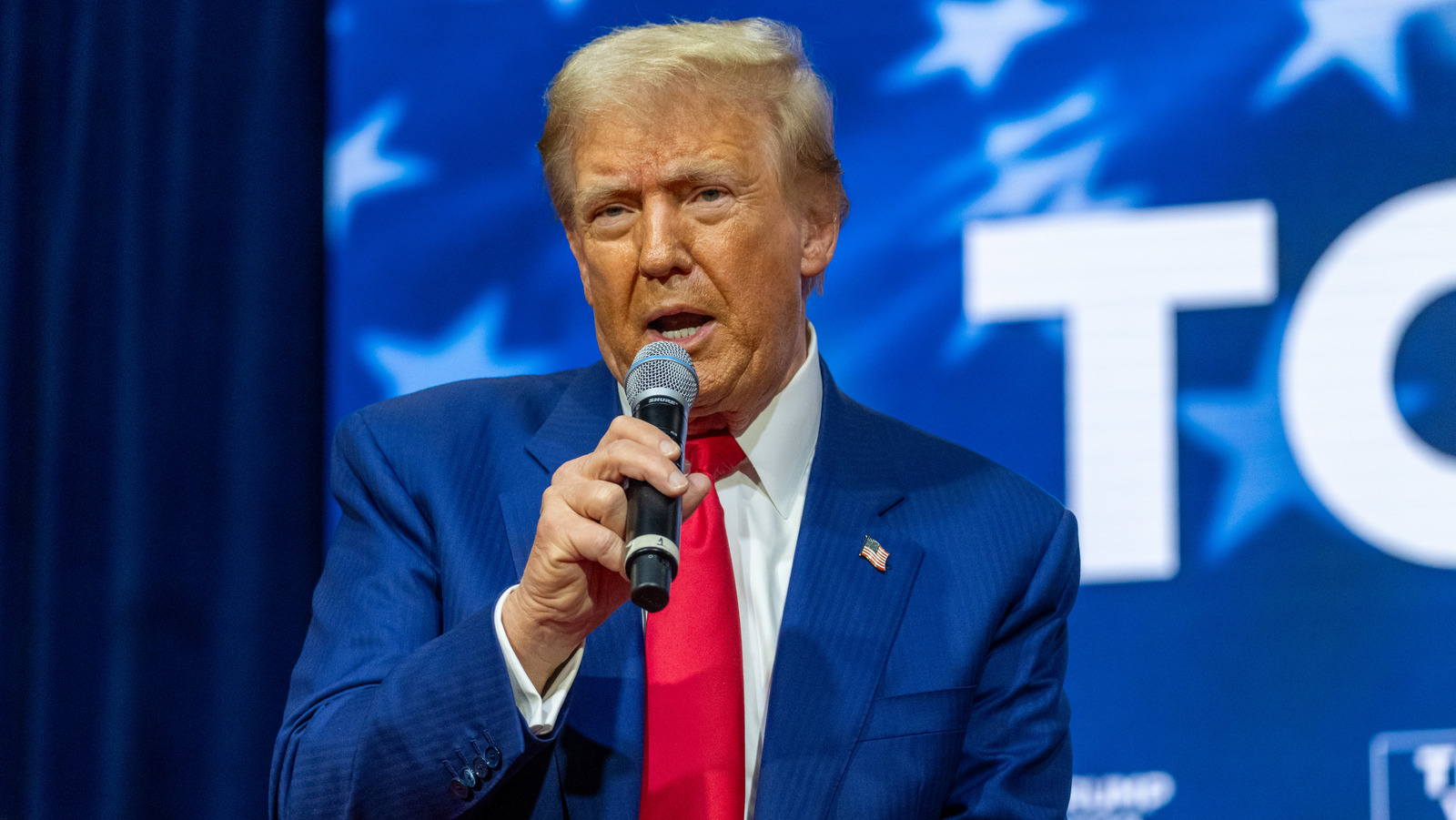 バラク・オバマ、ドナルド・トランプの奇妙なバイラルダンスの瞬間を嘲笑（受け売りの恥ずかしさから）
