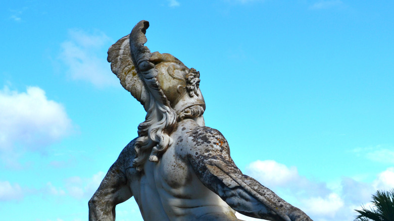statue of achilles