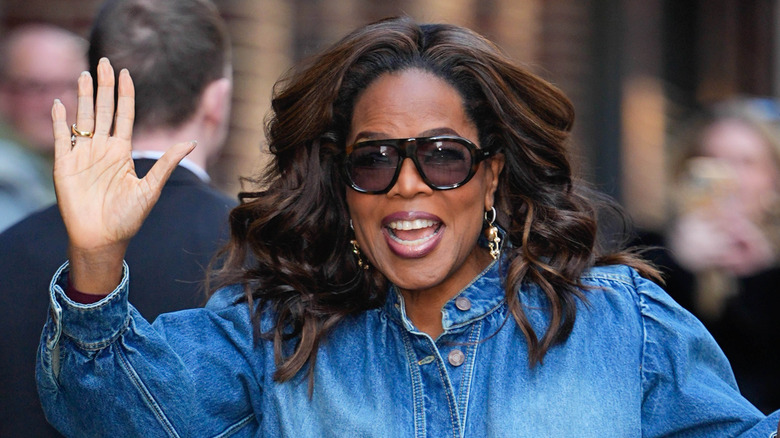 Oprah Winfrey waving