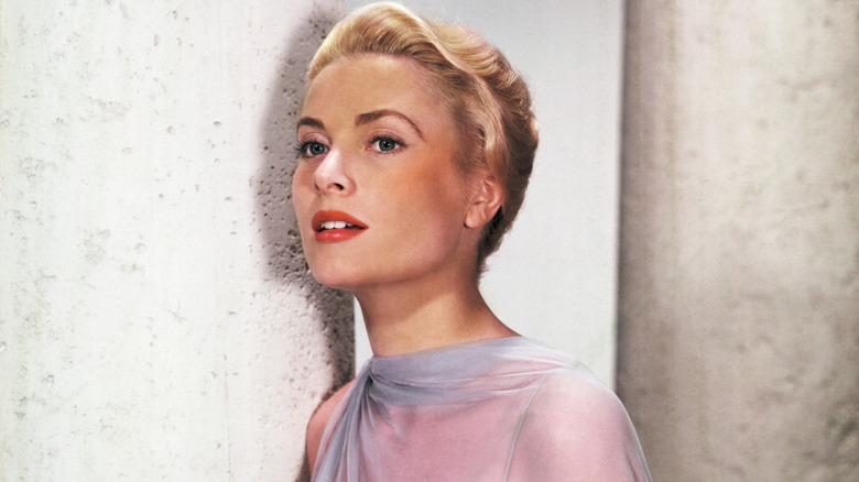 Grace Kelly posing for a portrait