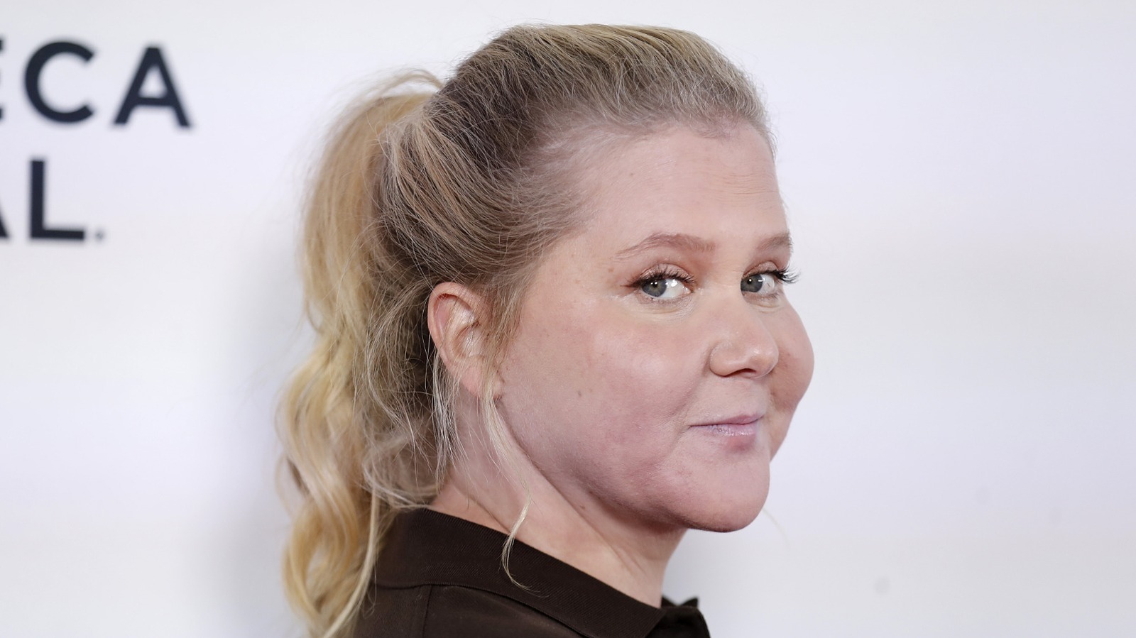 エイミー・シューマーのビフォー＆アフター写真で彼女の「オゼンピック顔」が一目瞭然