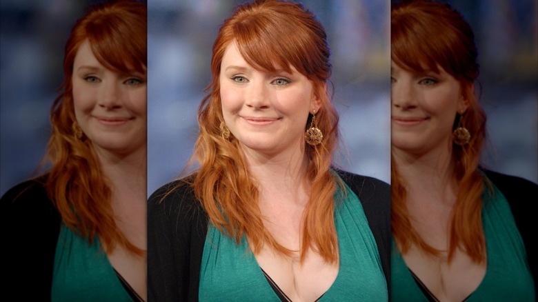Bryce Dallas Howard poses in 2007 in a green top