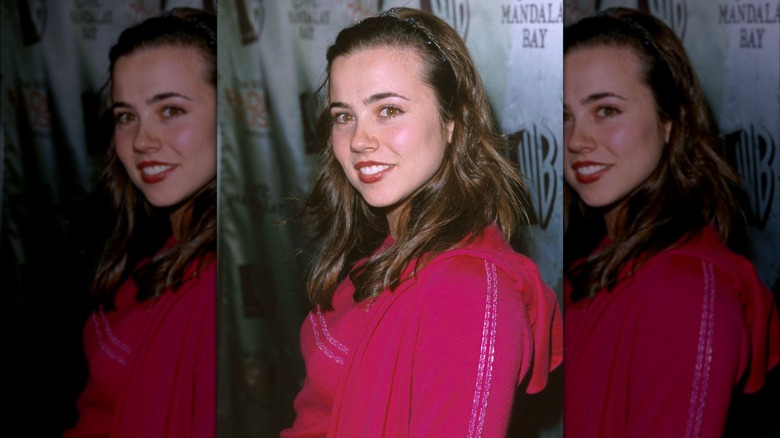 Linda Cardellini smiling at the 1999 Radio Music Awards