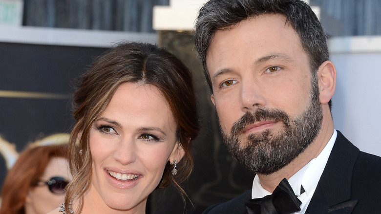 Jennifer Garner smiles alongside Ben Affleck at an awards show.