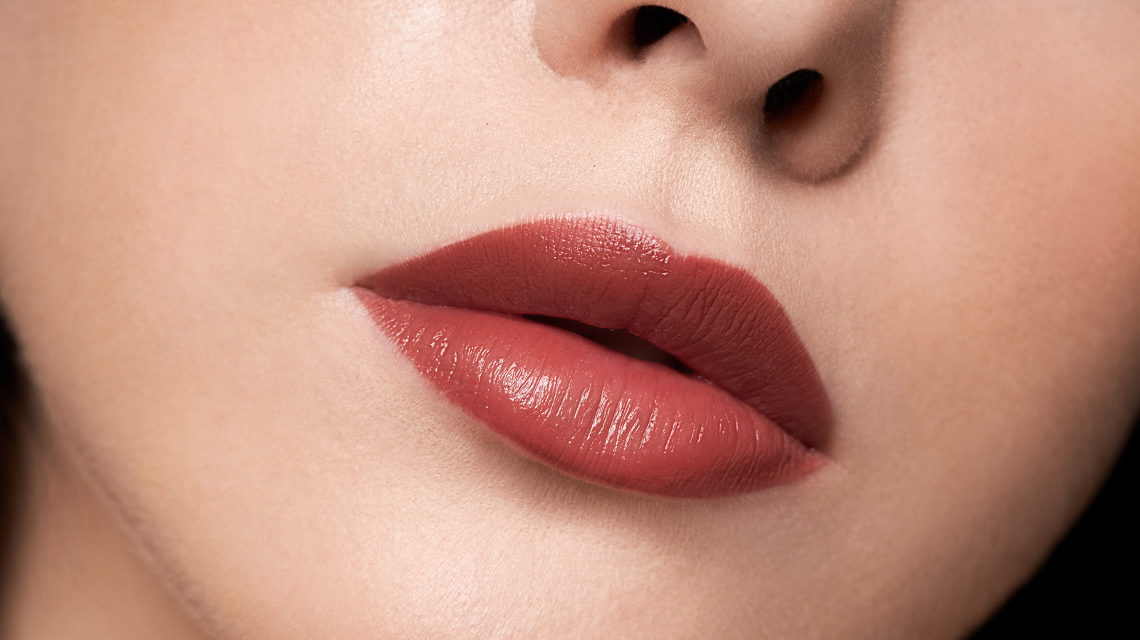 Best Lip Colors And Application For Downturned Lips
