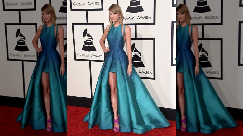 Taylor Swift strikes a pose at the 2015 Grammy Awards