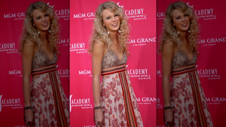Taylor Swift on the red carpet at the 2006 ACMA Awards