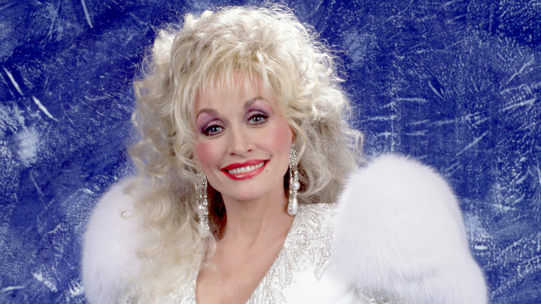 Dolly Parton in a 1989 promo image