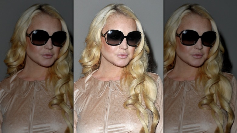 Closeup of Lindsay Lohan wearing sunglasses
