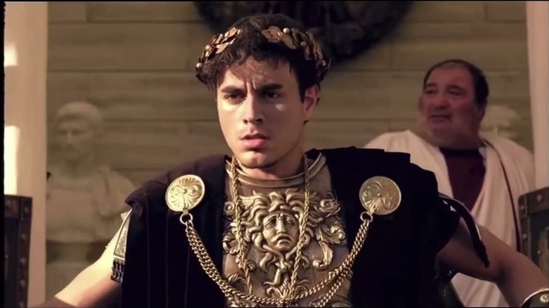 Enrique Iglesias acting in a Gladiator-themed Pepsi commercial.