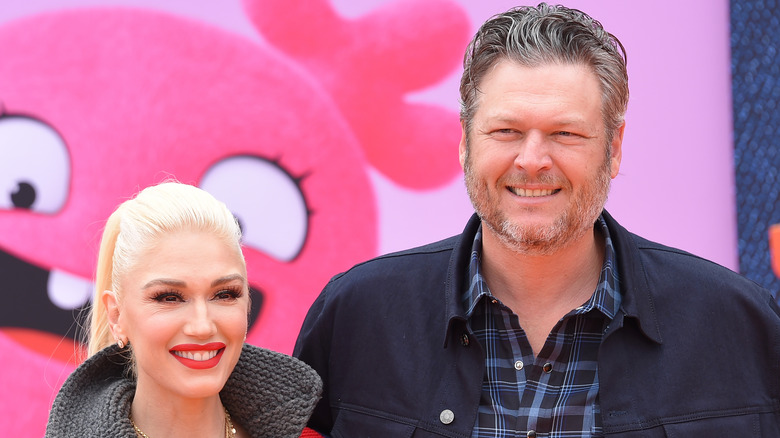 Blake Shelton and Gwen Stefani smiling