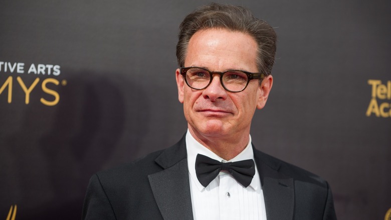 Peter Scolari attends the 2016 Creative Arts Emmy Awards