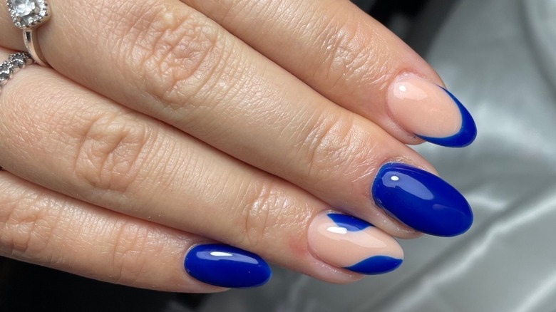 45 Pretty Short Nails For Spring & Summer : Matte Cobalt Blue & Floral Nails