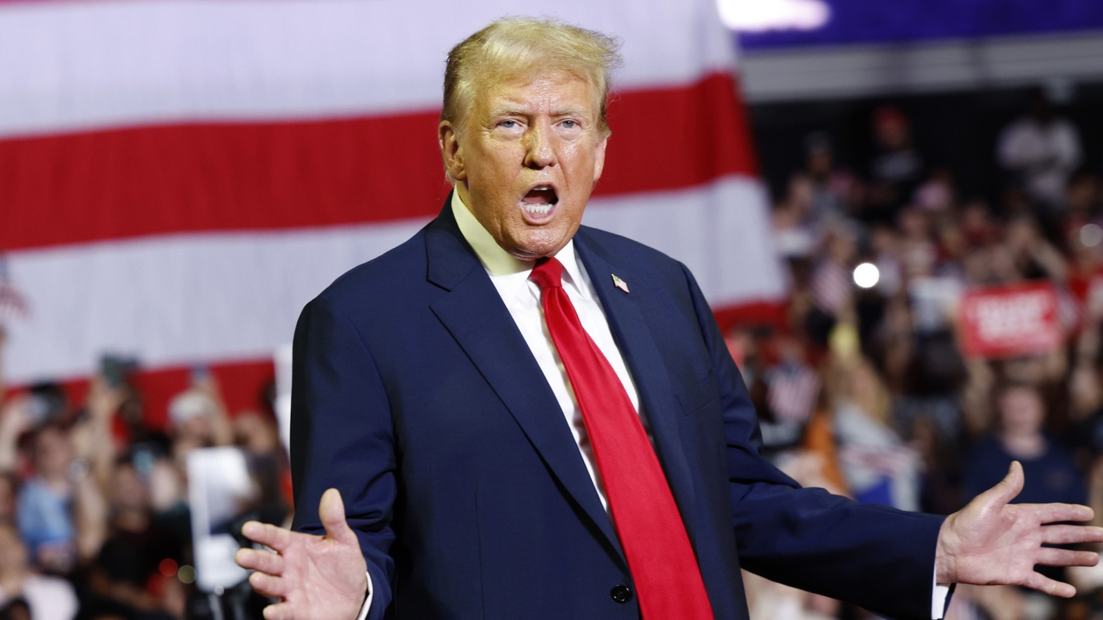 Body Language Expert Tells Us Trump's Smirk After Biden's Dig On
