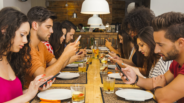 Dinner date with a group