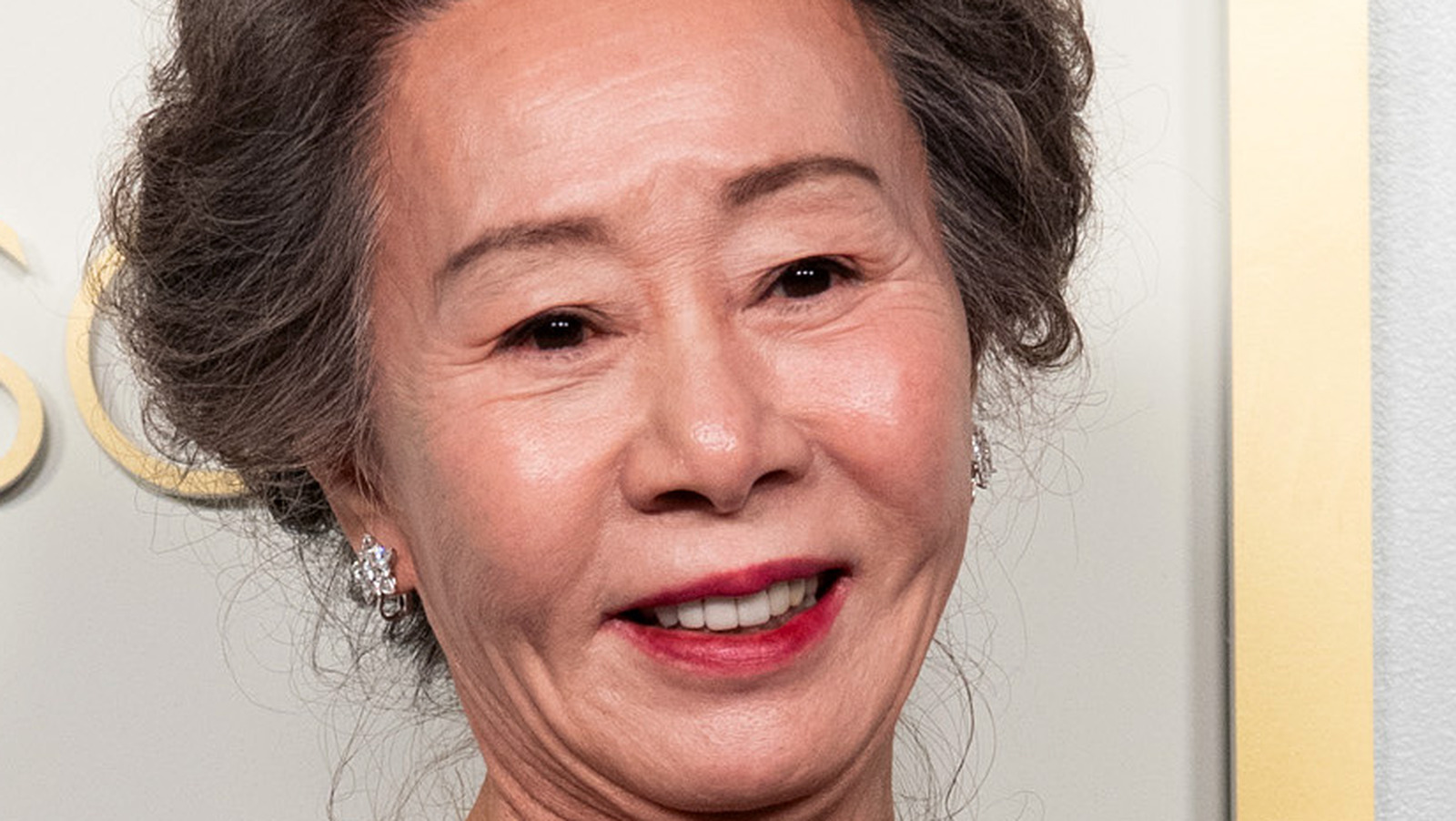 Body Language Experts Noticed This About Yuh-Jung Youn's Oscar Speech