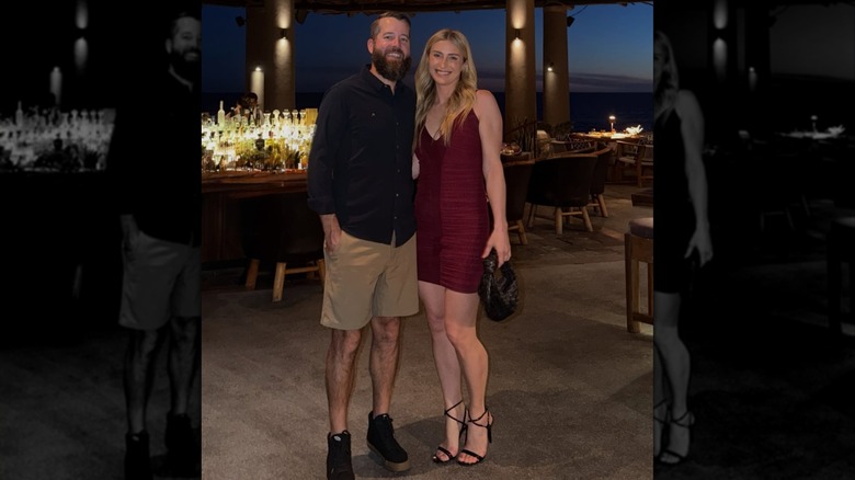 Jasmine Roth and Brett Roth at a restaurant