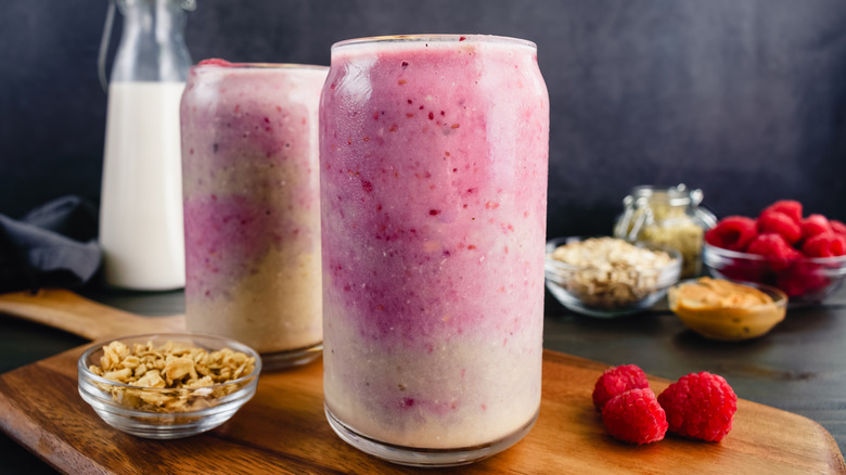 smoothies with side of granola