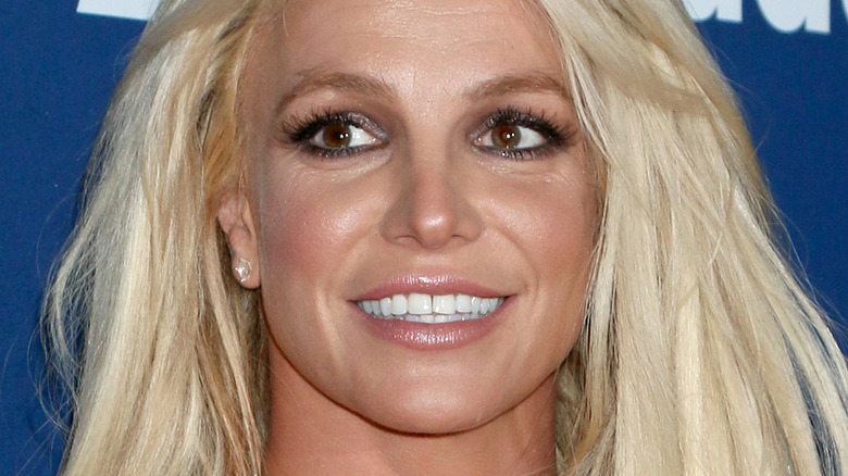 Britney Spears smiling on the red carpet 2018