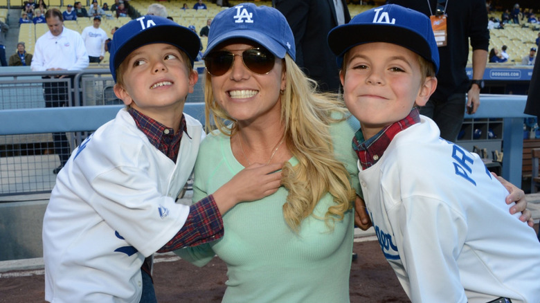 Britney Spears poses for a photo with her kids