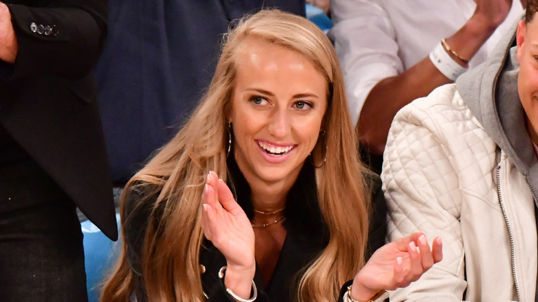 Brittany Mahomes clapping
