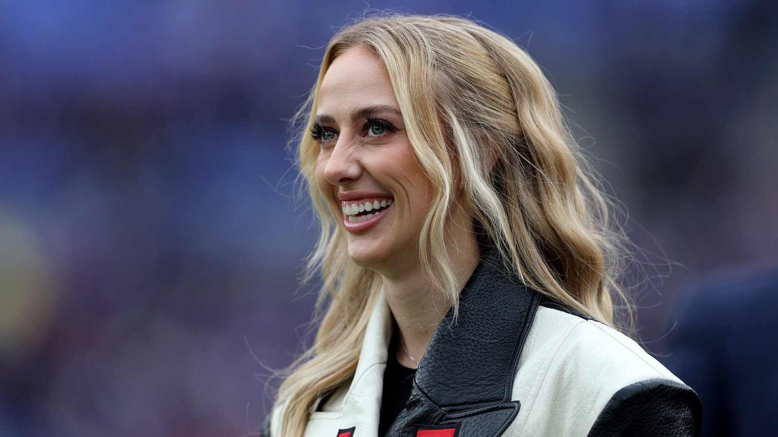 ブリタニー・マホームズの試合当日の的外れな服装