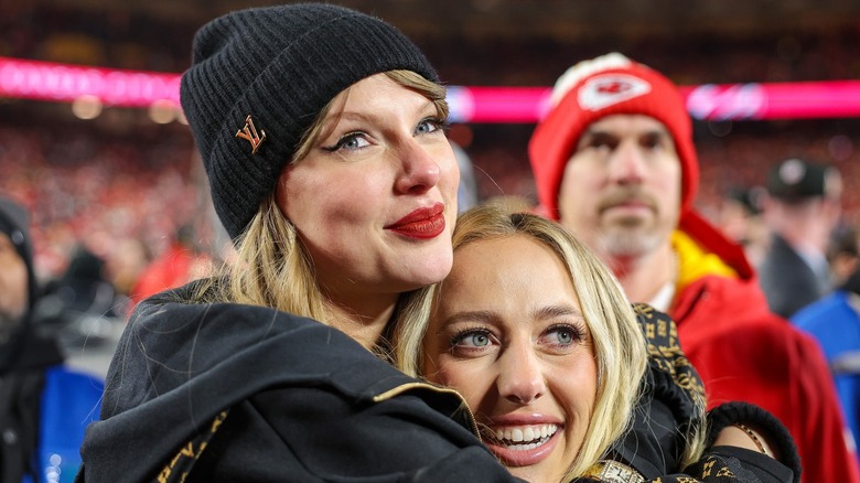 Taylor Swift hugs Brittany Mahomes after the Chiefs beat Buffalo in Kansas City, MO (2025)