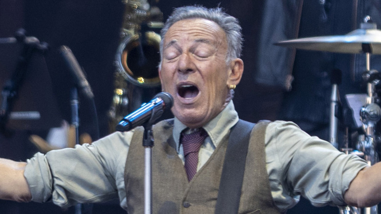 Bruce Springsteen singing with eyes closed