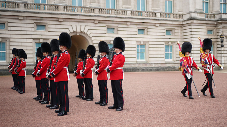 changing of the guard outside of buckingham palace